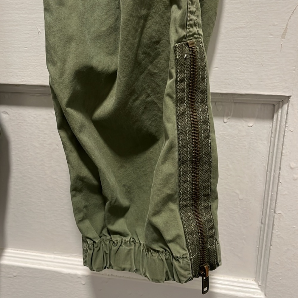 American Eagle Pants - Picture 4 of 16